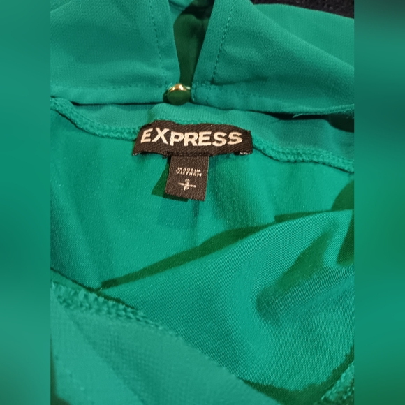Express Kelly Green mesh top - Picture 12 of 12